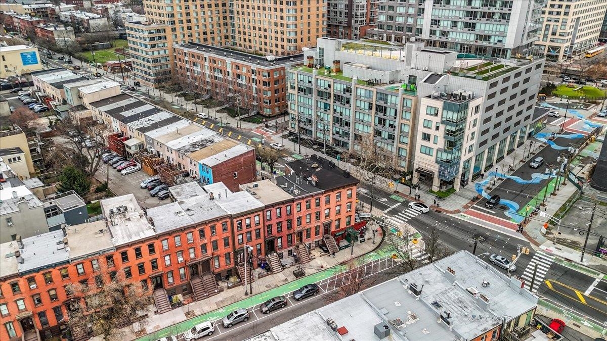 238 GROVE ST Unit: 1