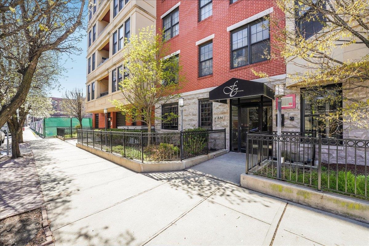 830 MONROE ST Unit: 5G