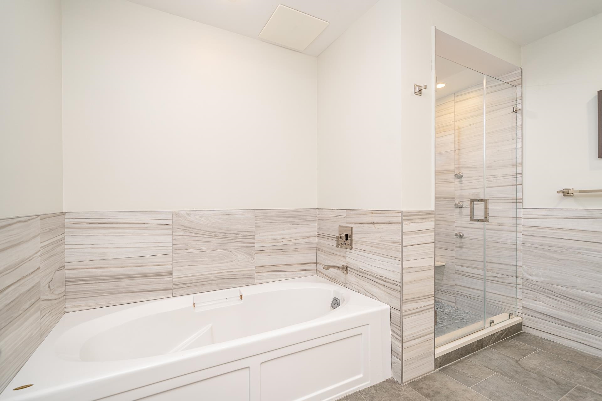 1025 MAXWELL LANE Unit: 304
