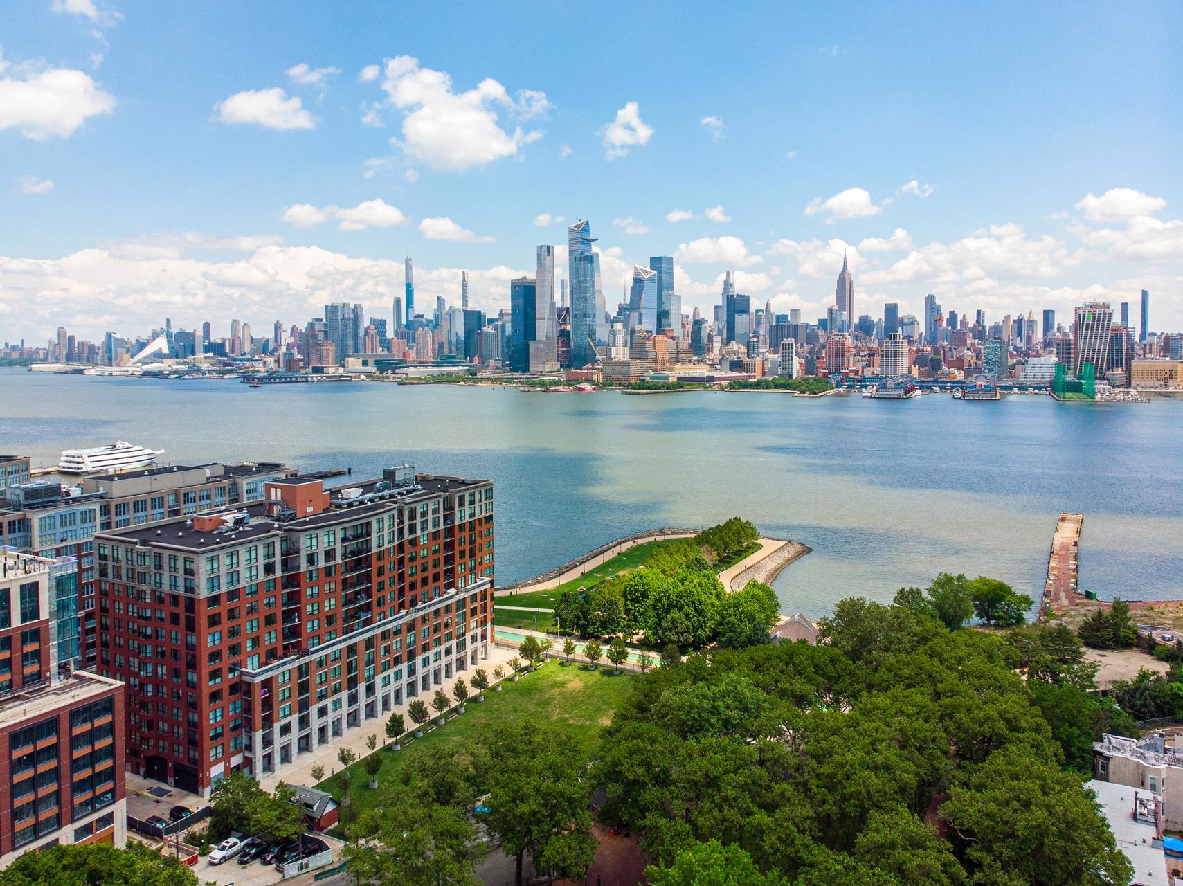 1025 MAXWELL LANE Unit: 304