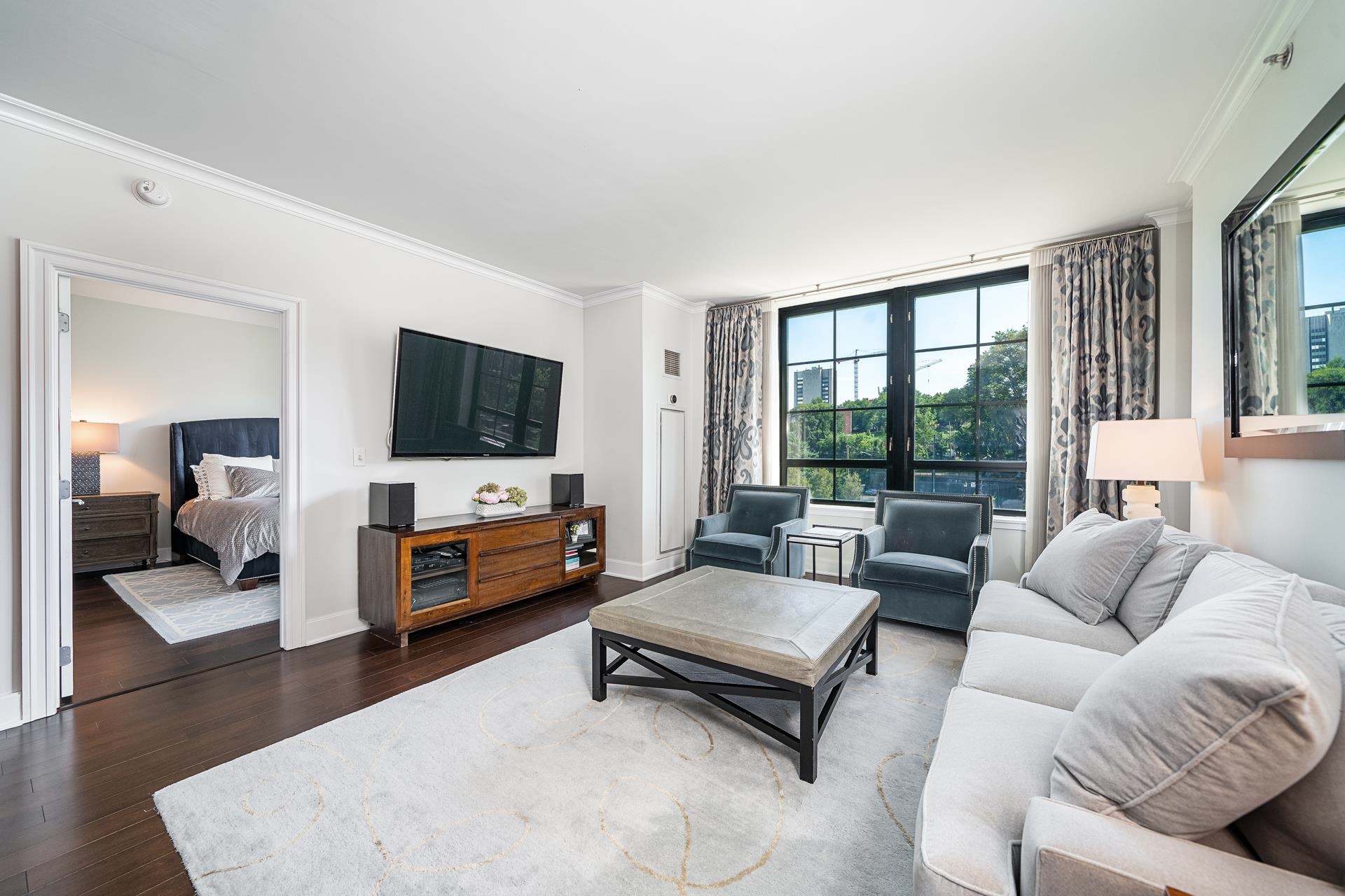 1025 MAXWELL LANE Unit: 304