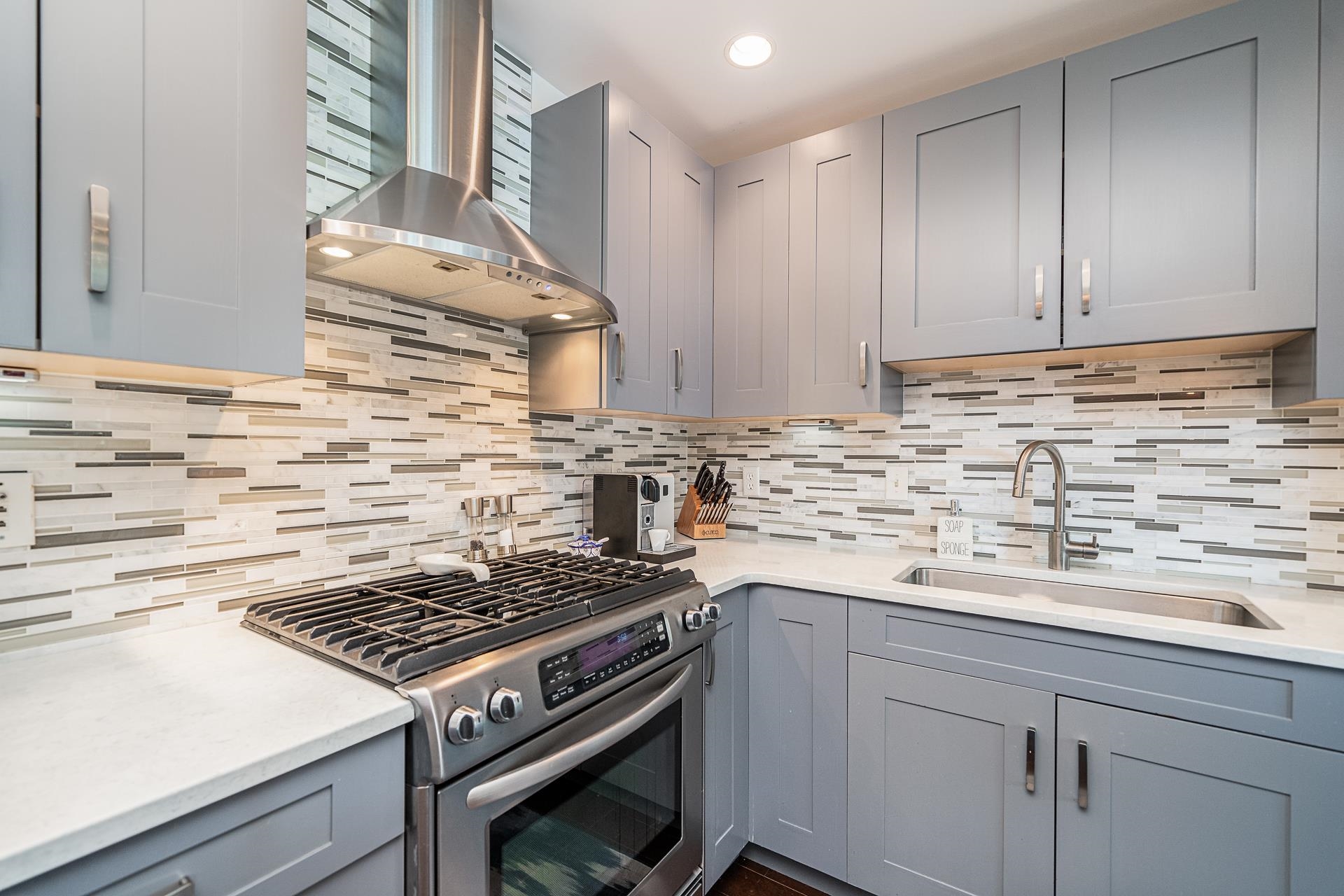 1025 MAXWELL LANE Unit: 304