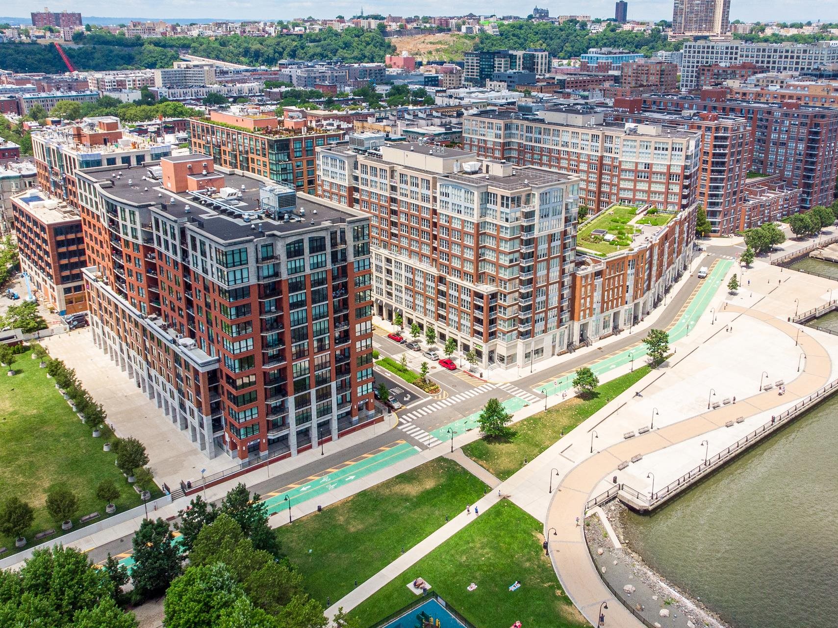 1025 MAXWELL LANE Unit: 304
