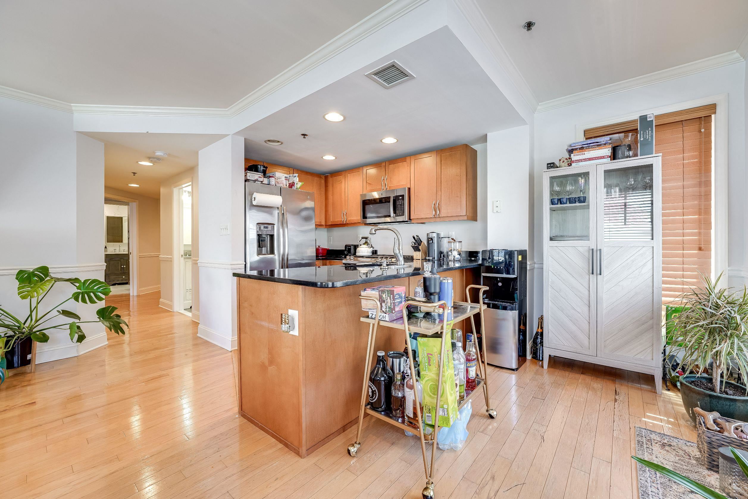 1331 GRAND ST Unit: 411