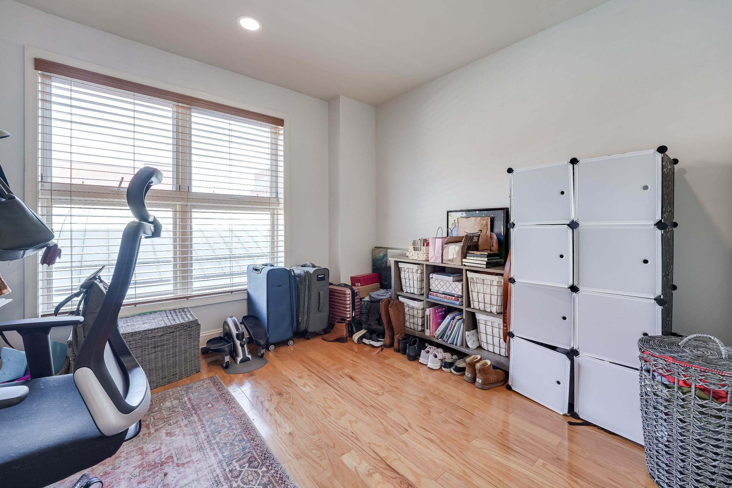 1331 GRAND ST Unit: 411