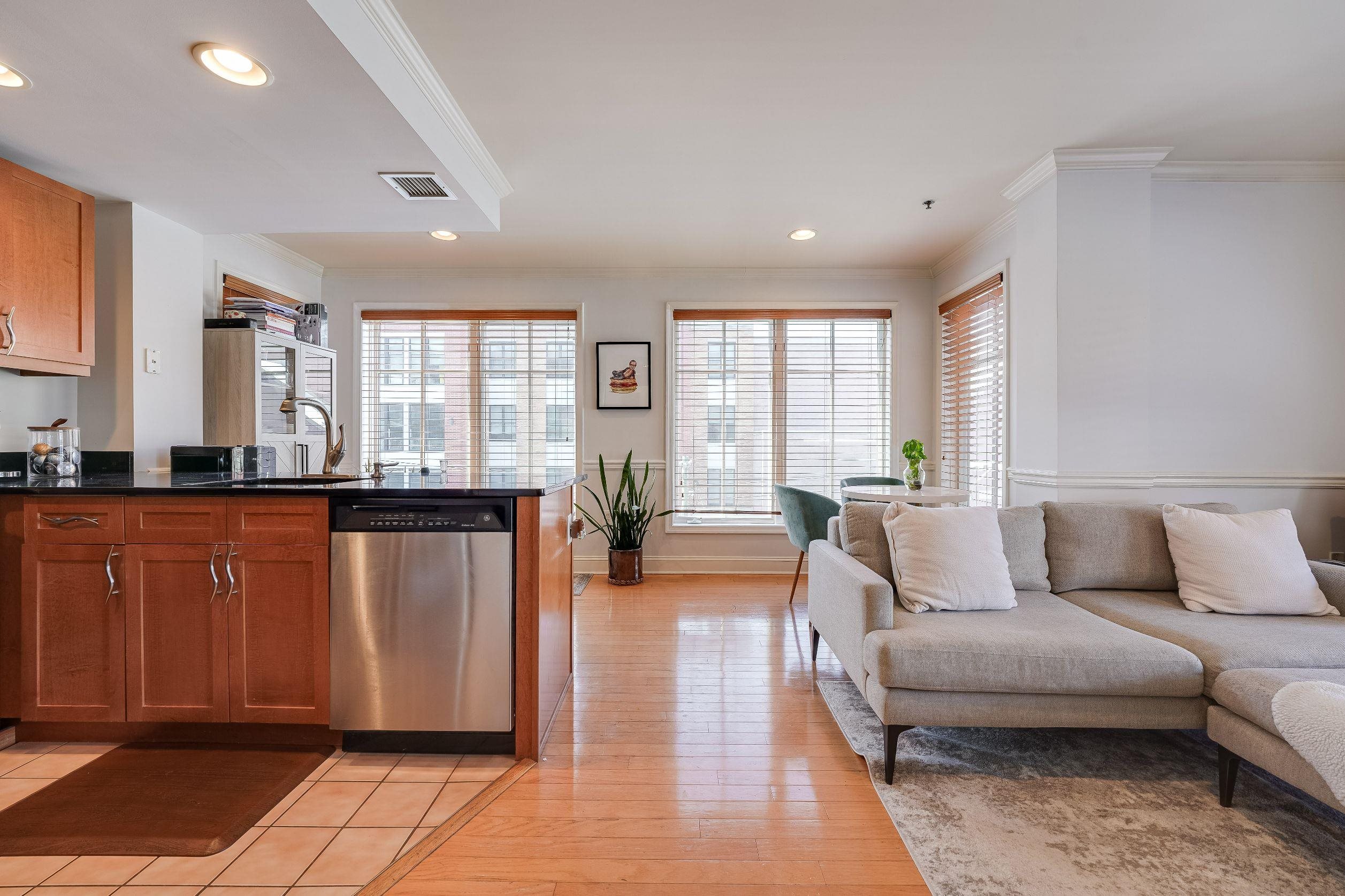 1331 GRAND ST Unit: 411