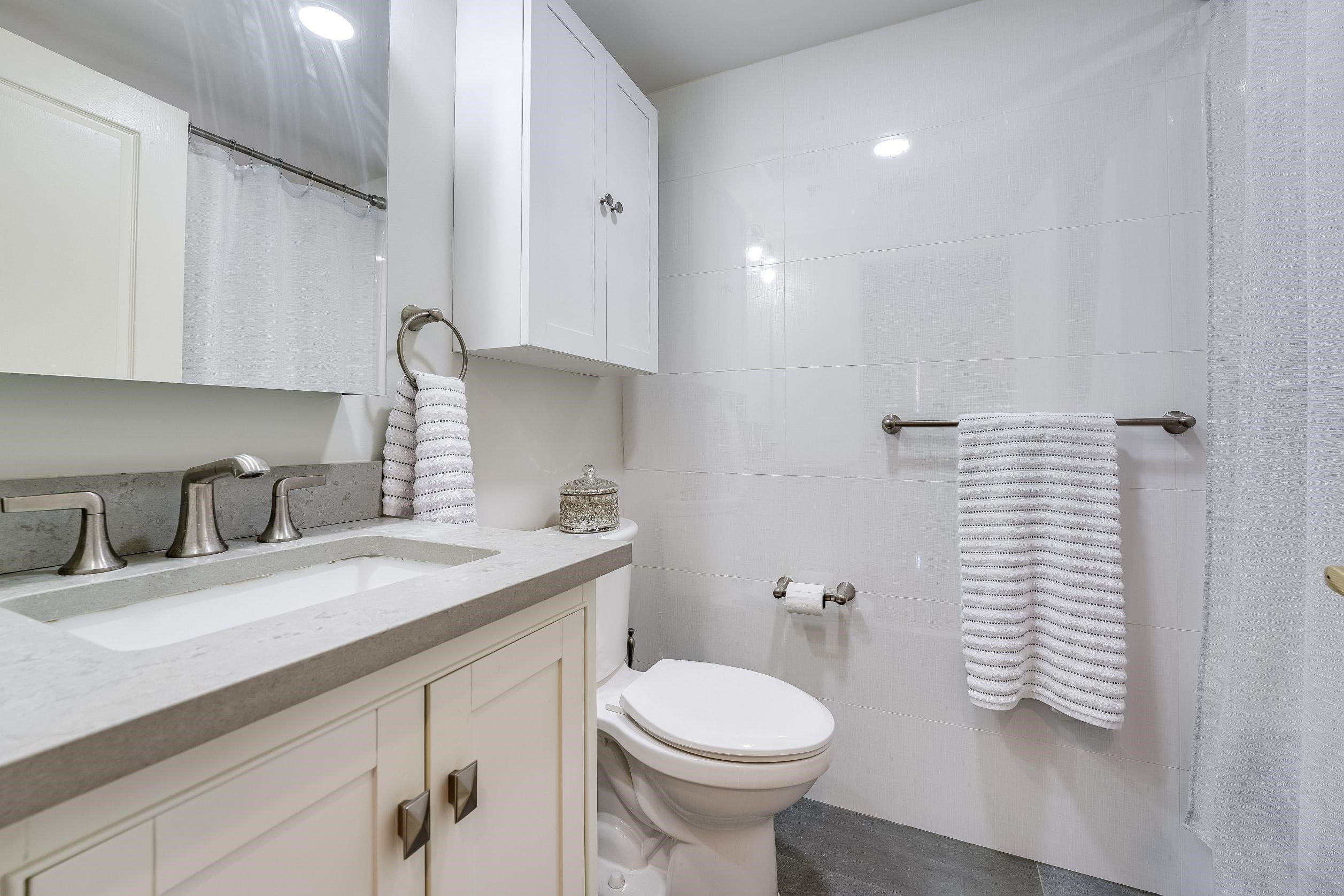 1331 GRAND ST Unit: 411