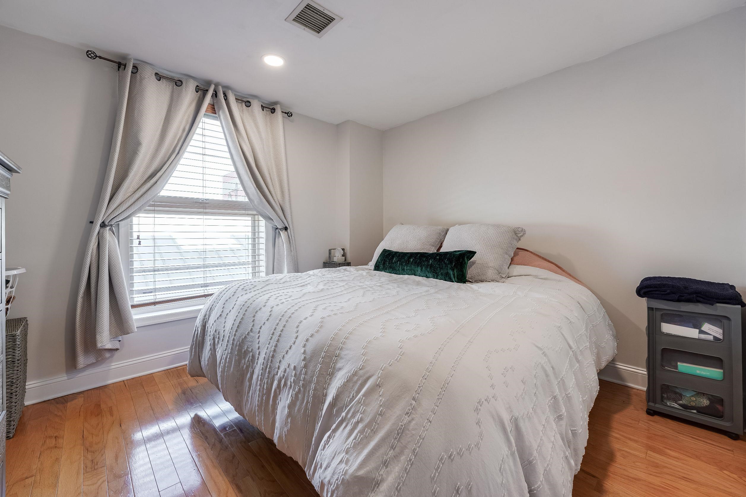 1331 GRAND ST Unit: 411