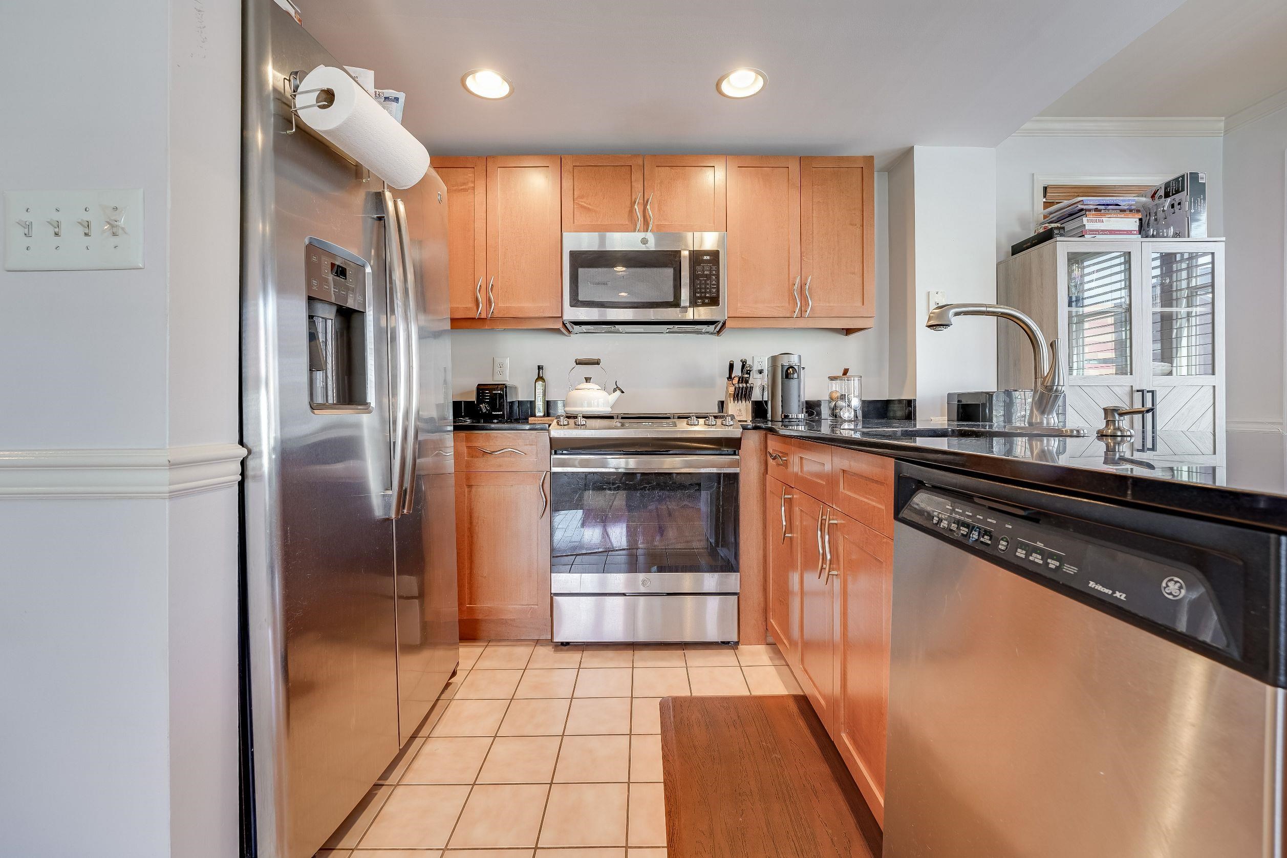 1331 GRAND ST Unit: 411