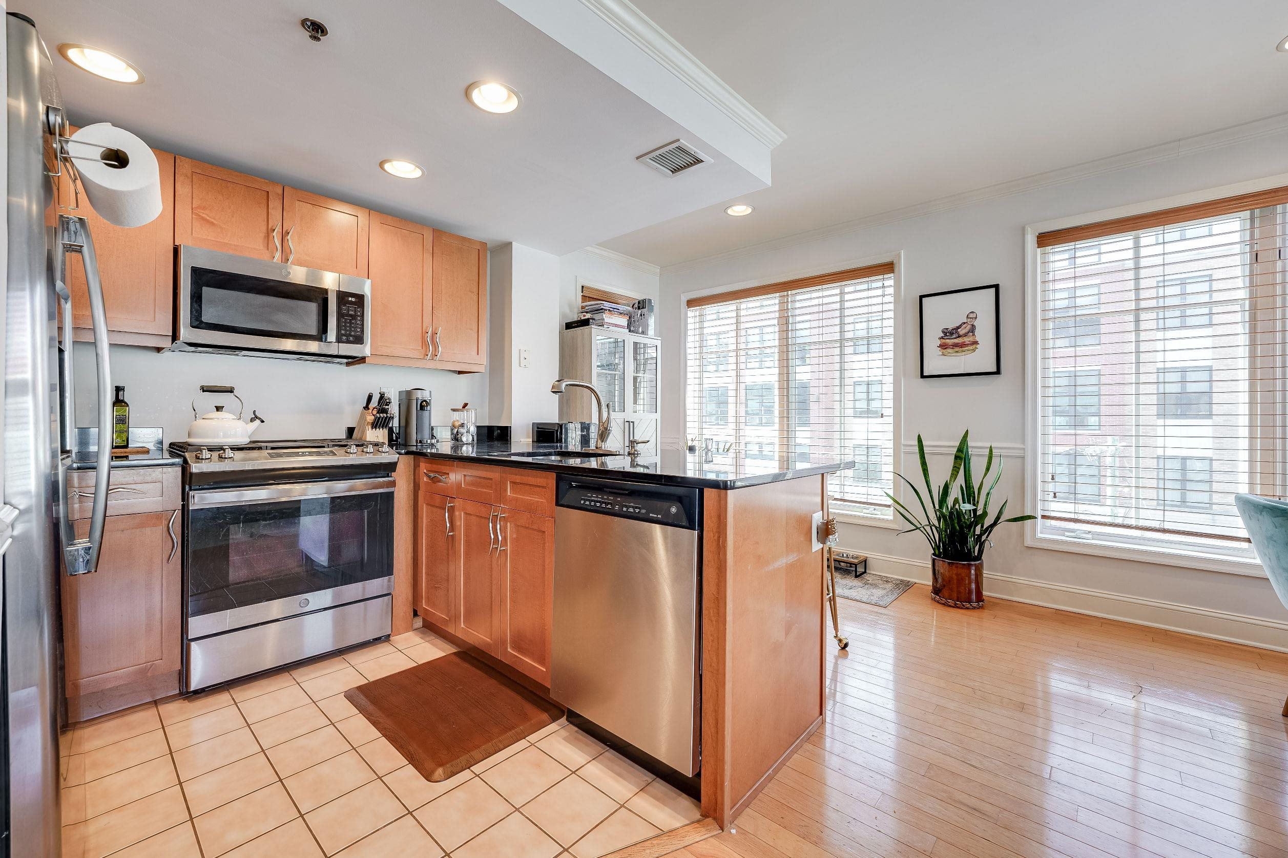 1331 GRAND ST Unit: 411