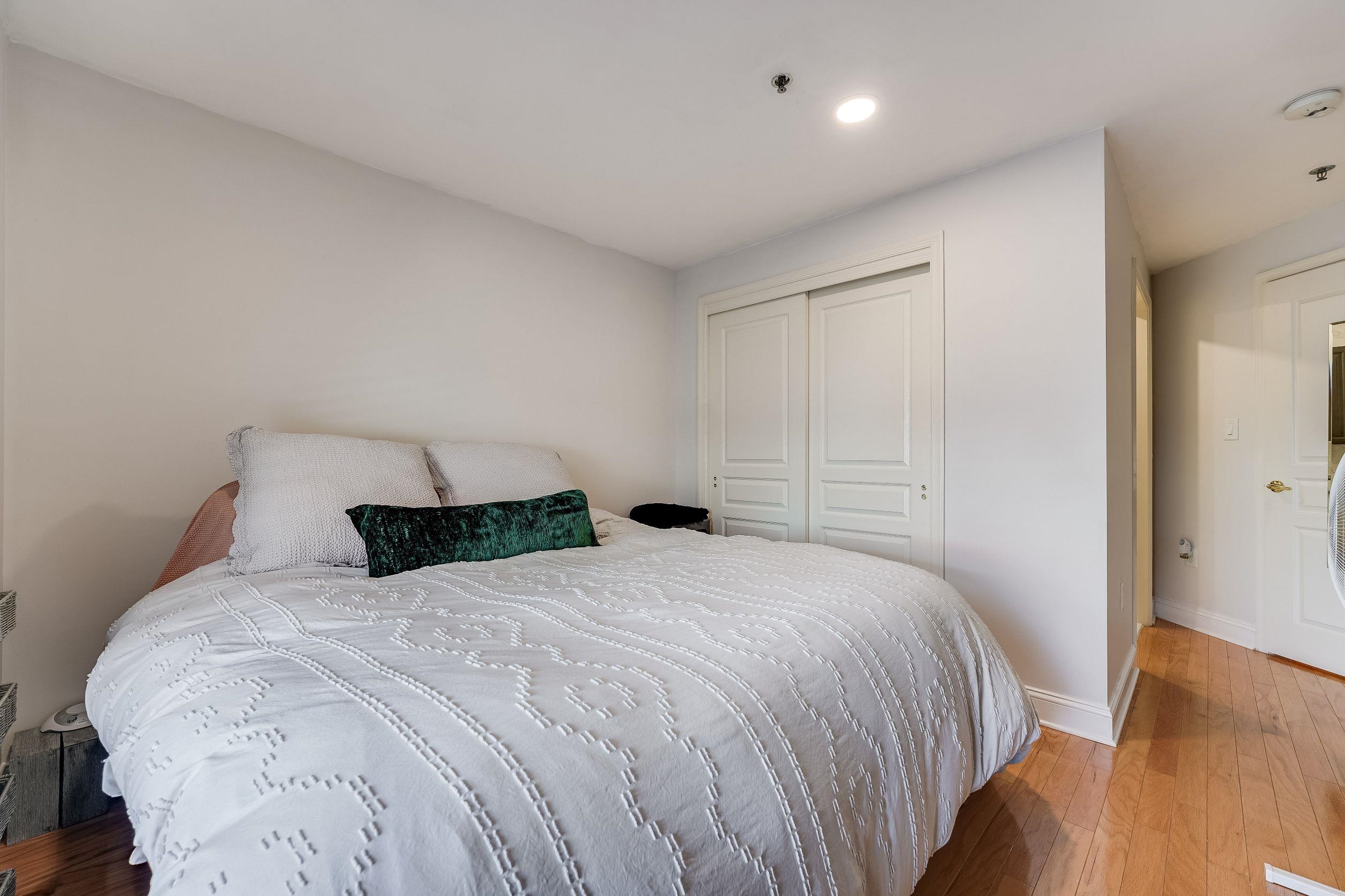 1331 GRAND ST Unit: 411