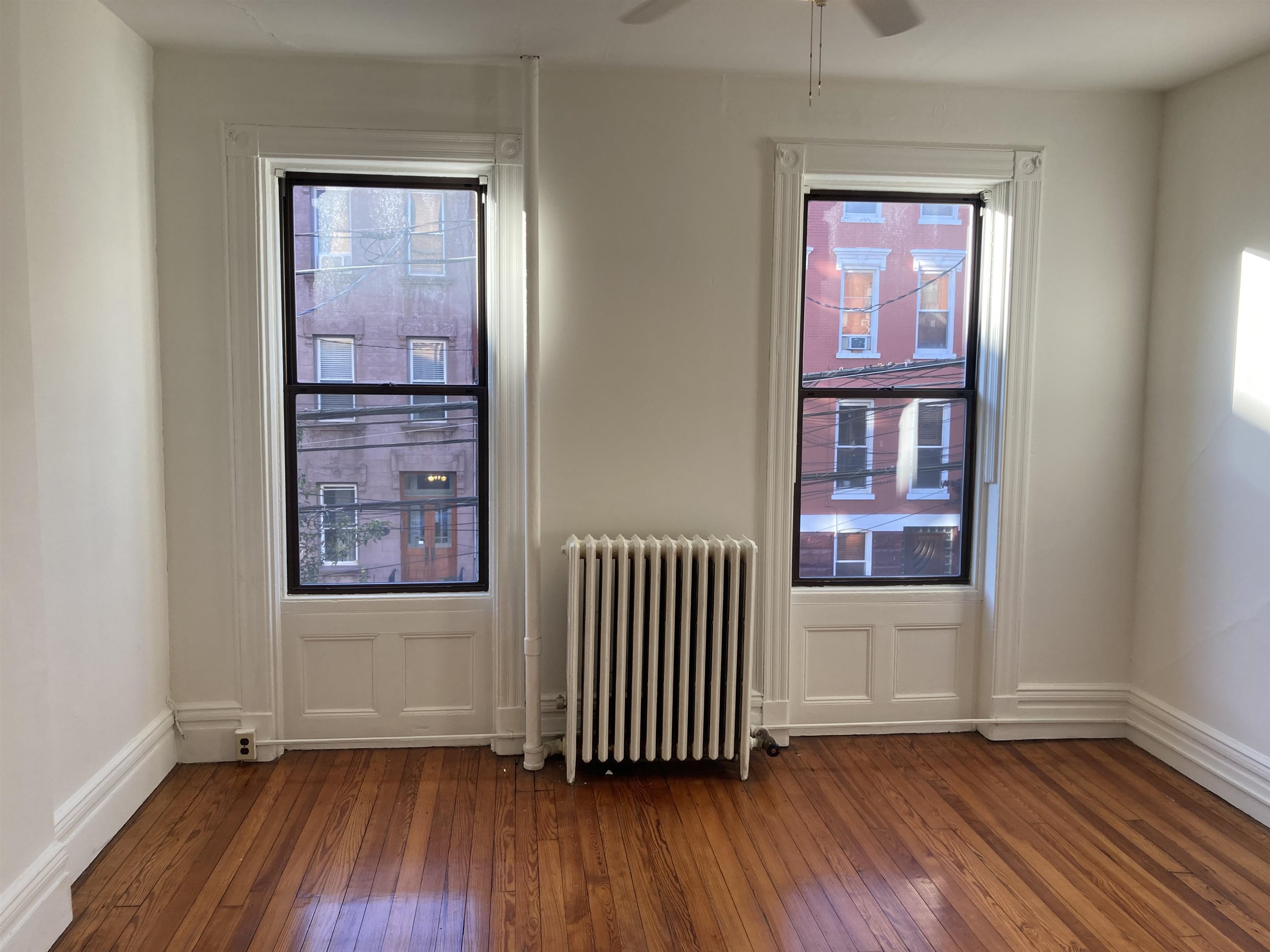 1011 WILLOW AVE Unit: 2B aka 4