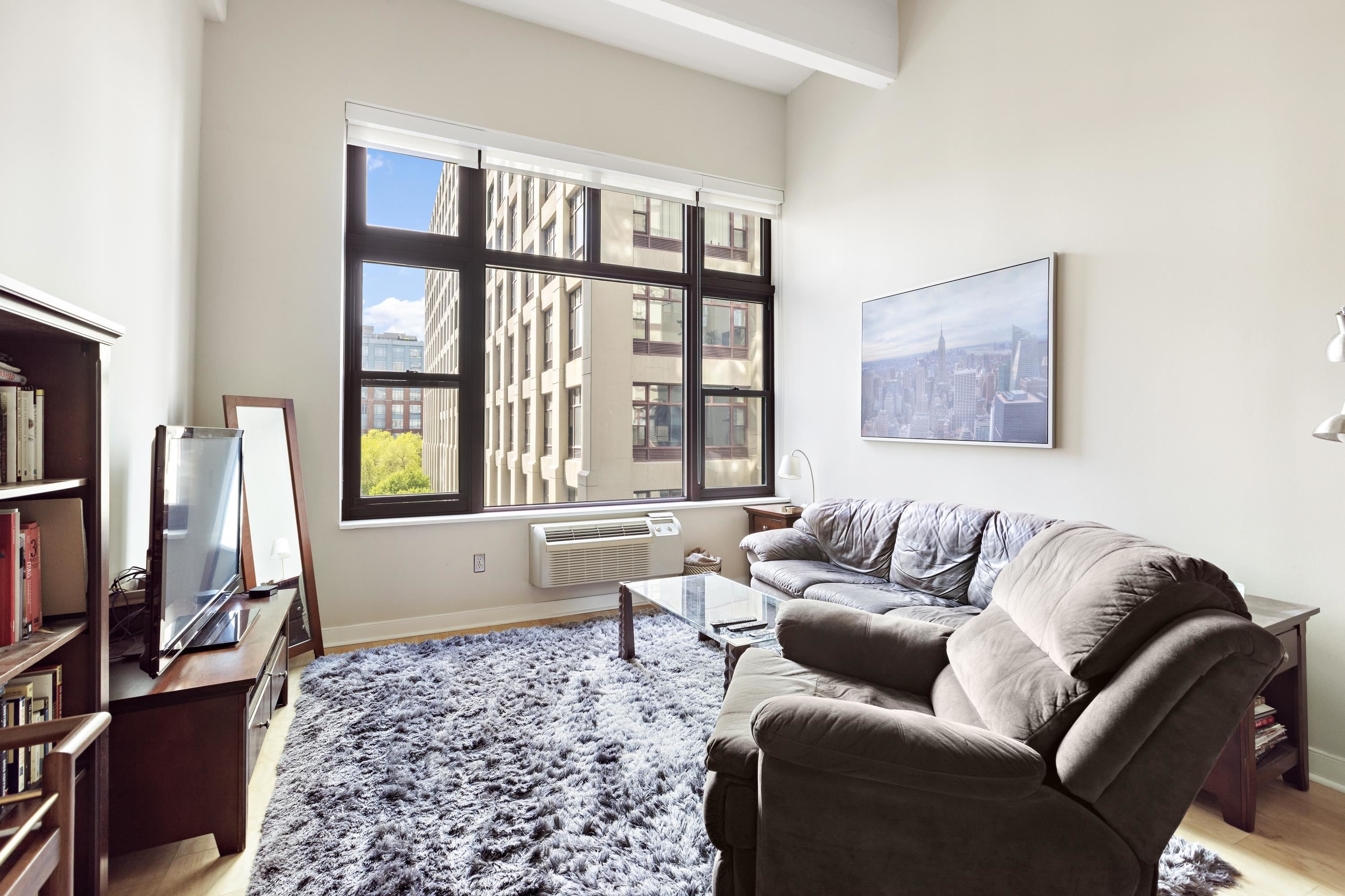 1500 HUDSON ST Unit: 4B