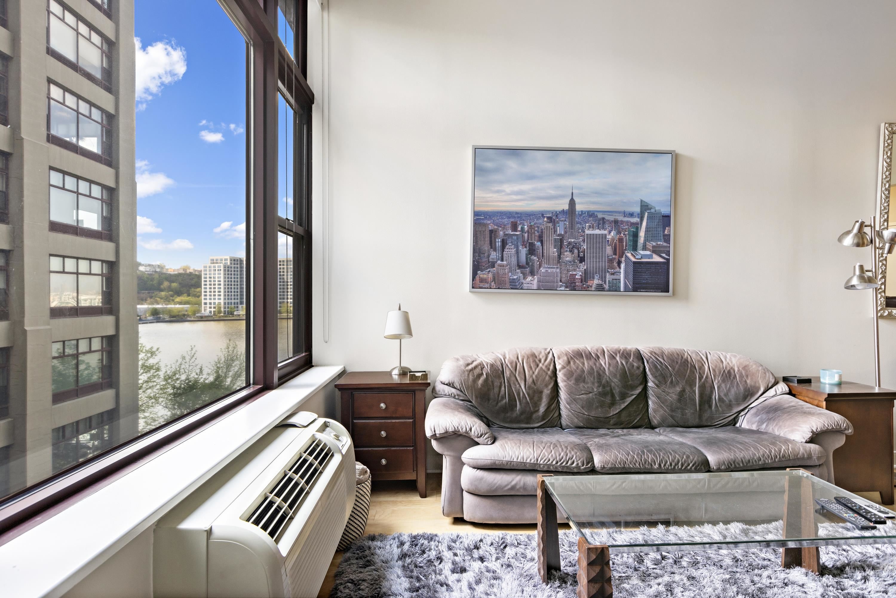 1500 HUDSON ST Unit: 4B