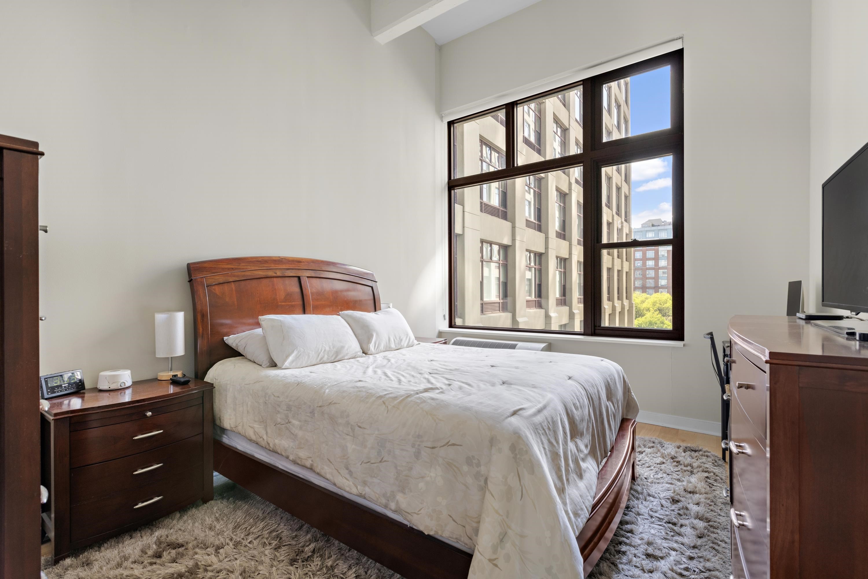 1500 HUDSON ST Unit: 4B
