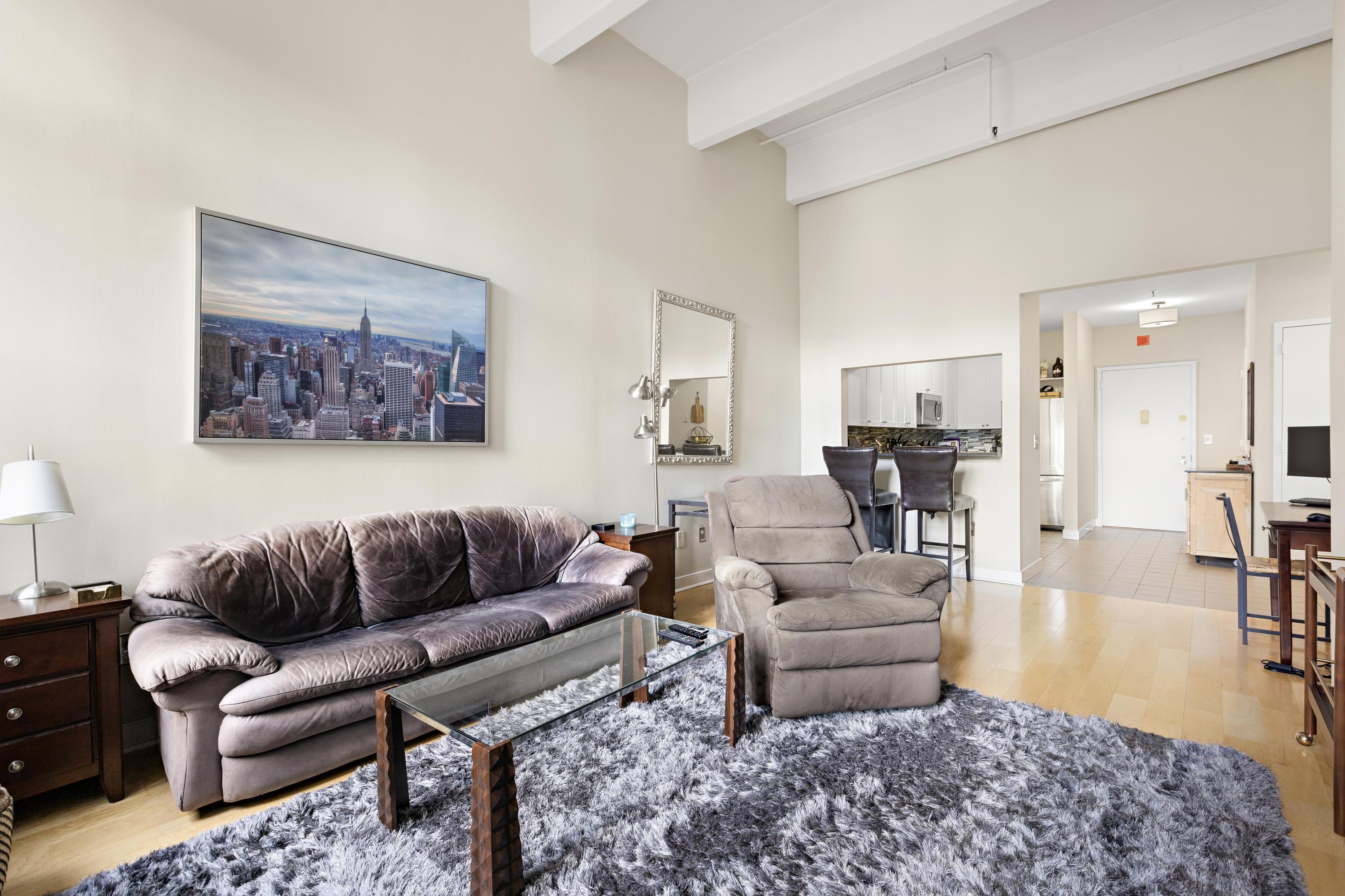 1500 HUDSON ST Unit: 4B
