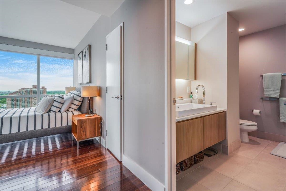77 HUDSON ST Unit: 2410