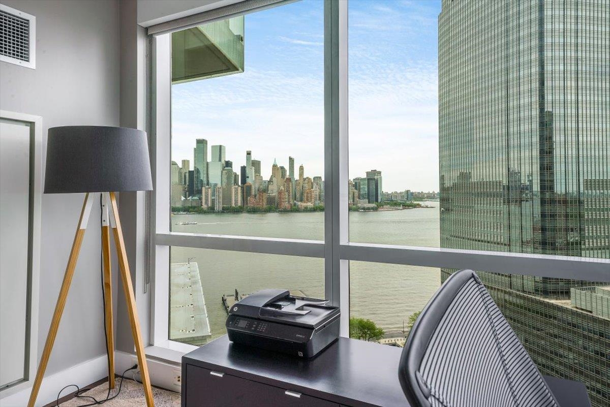 77 HUDSON ST Unit: 2410