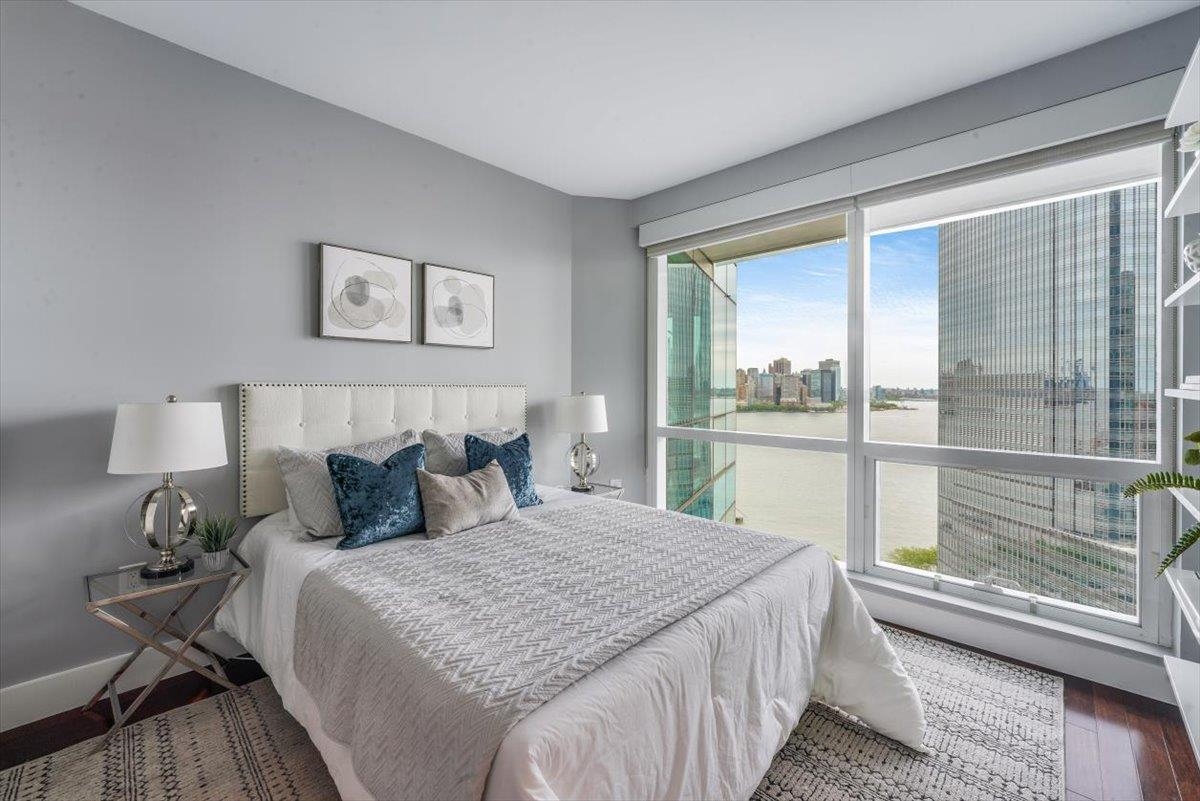 77 HUDSON ST Unit: 2410