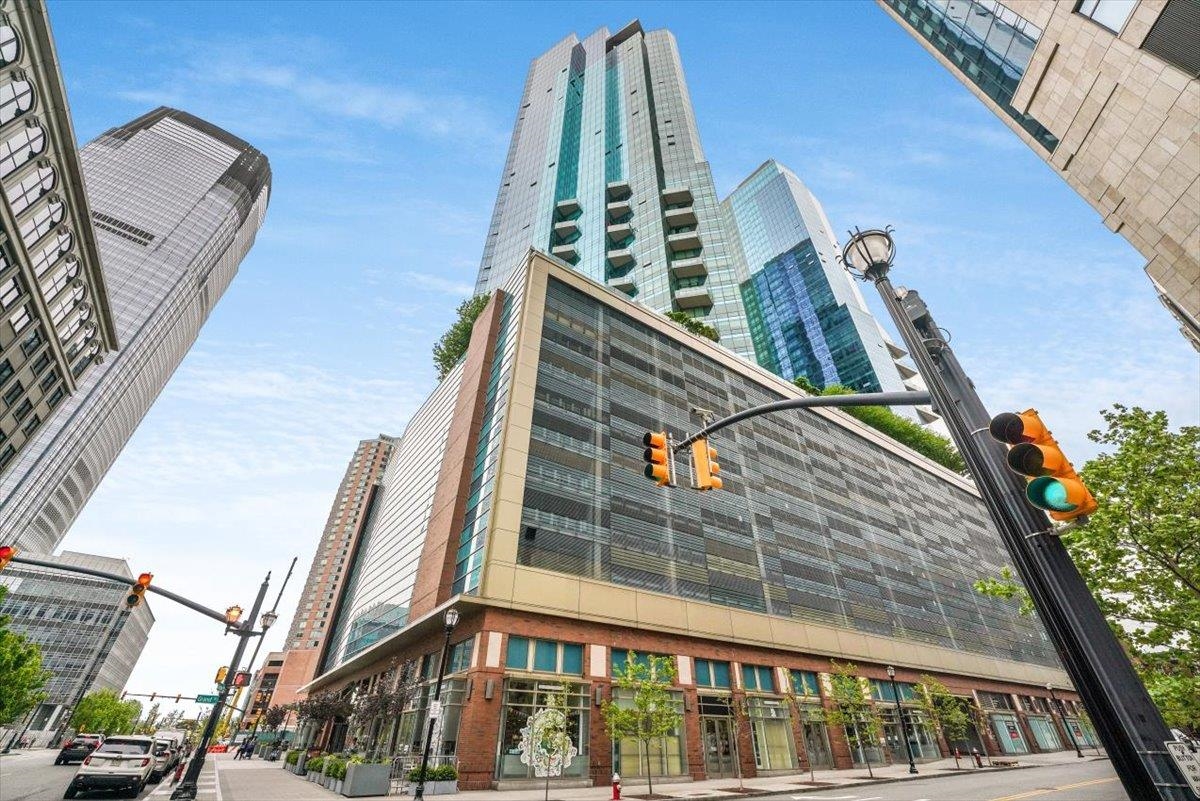 77 HUDSON ST Unit: 2410