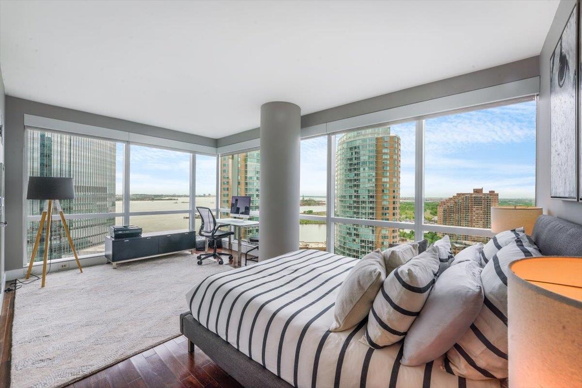 77 HUDSON ST Unit: 2410