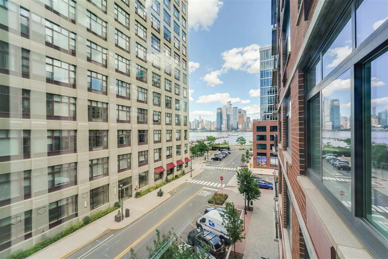 1400 HUDSON ST Unit: 404
