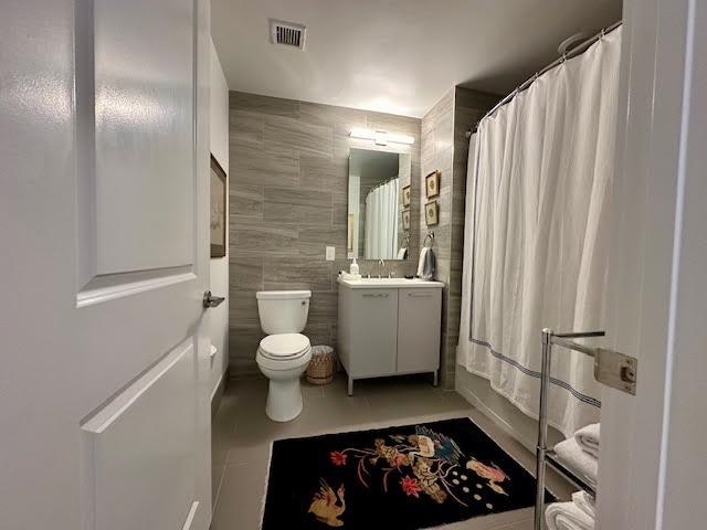 1400 HUDSON ST Unit: 404