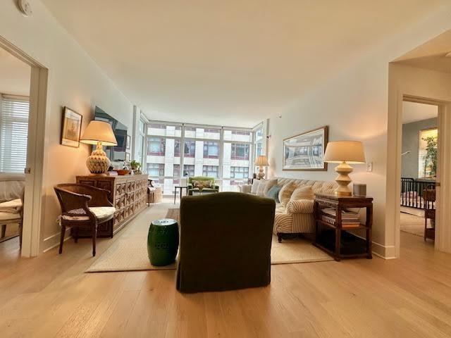 1400 HUDSON ST Unit: 404