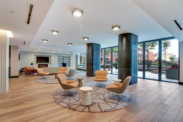 1400 HUDSON ST Unit: 404