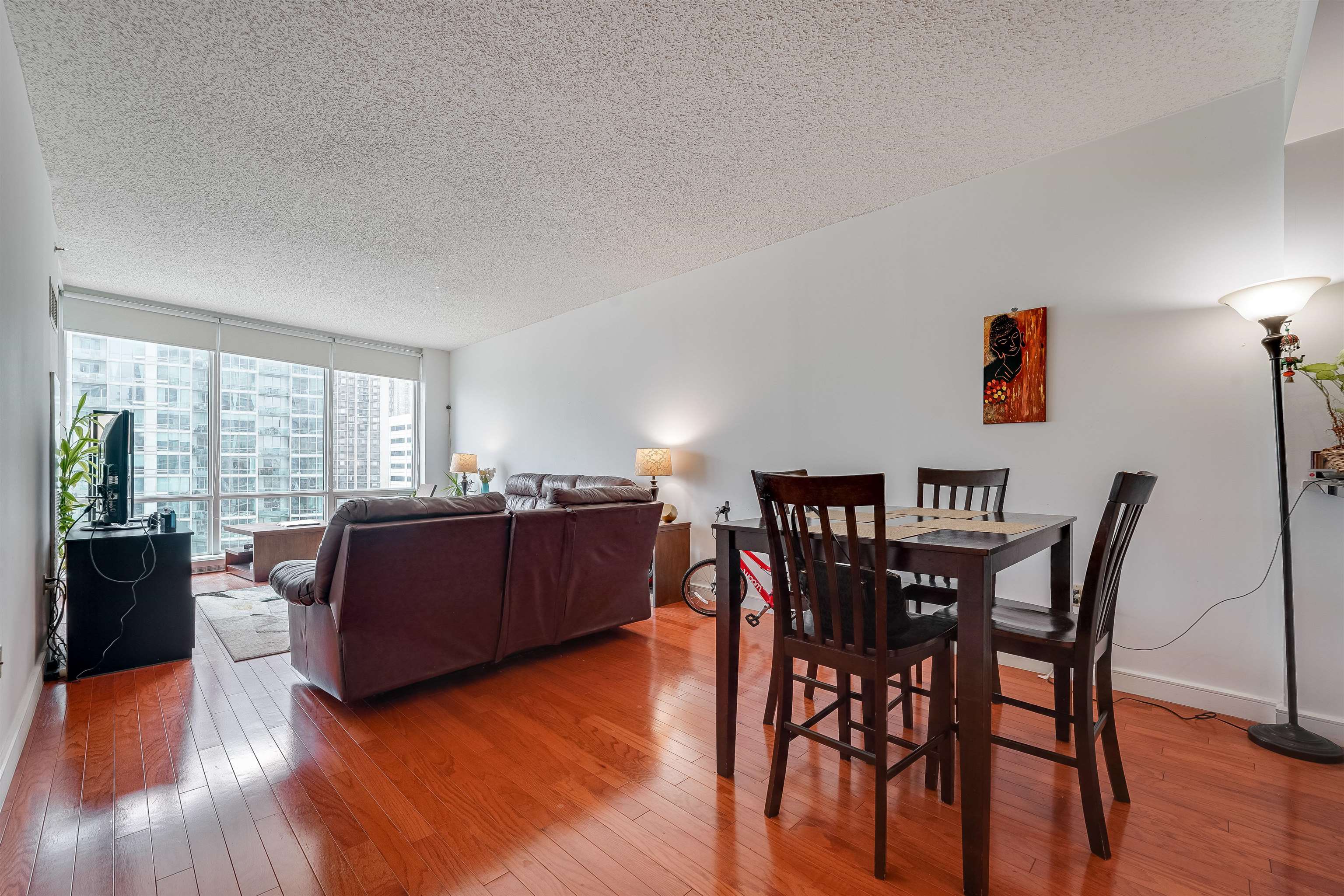 1 SHORE LANE Unit: 1610