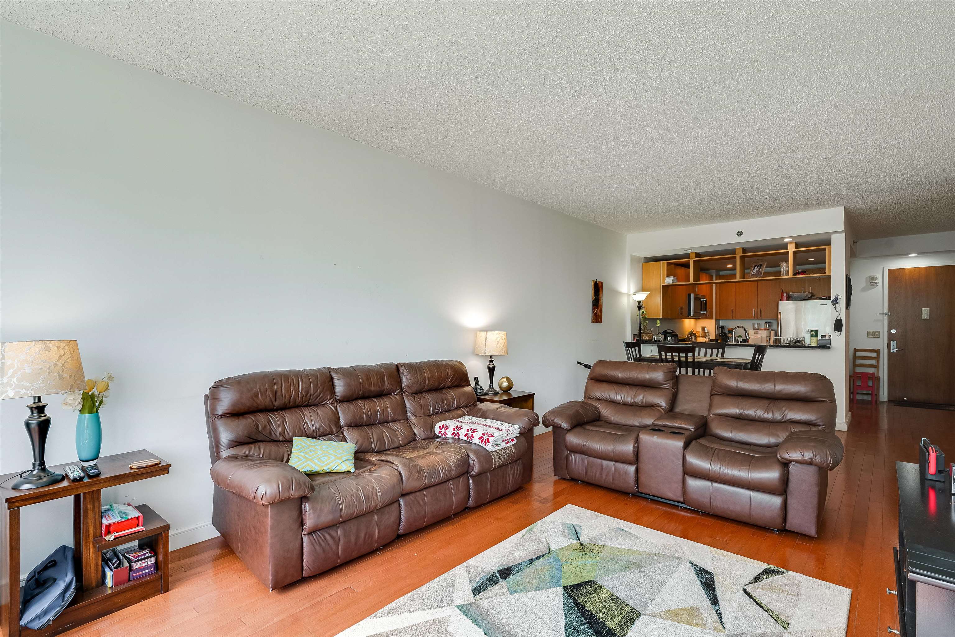 1 SHORE LANE Unit: 1610