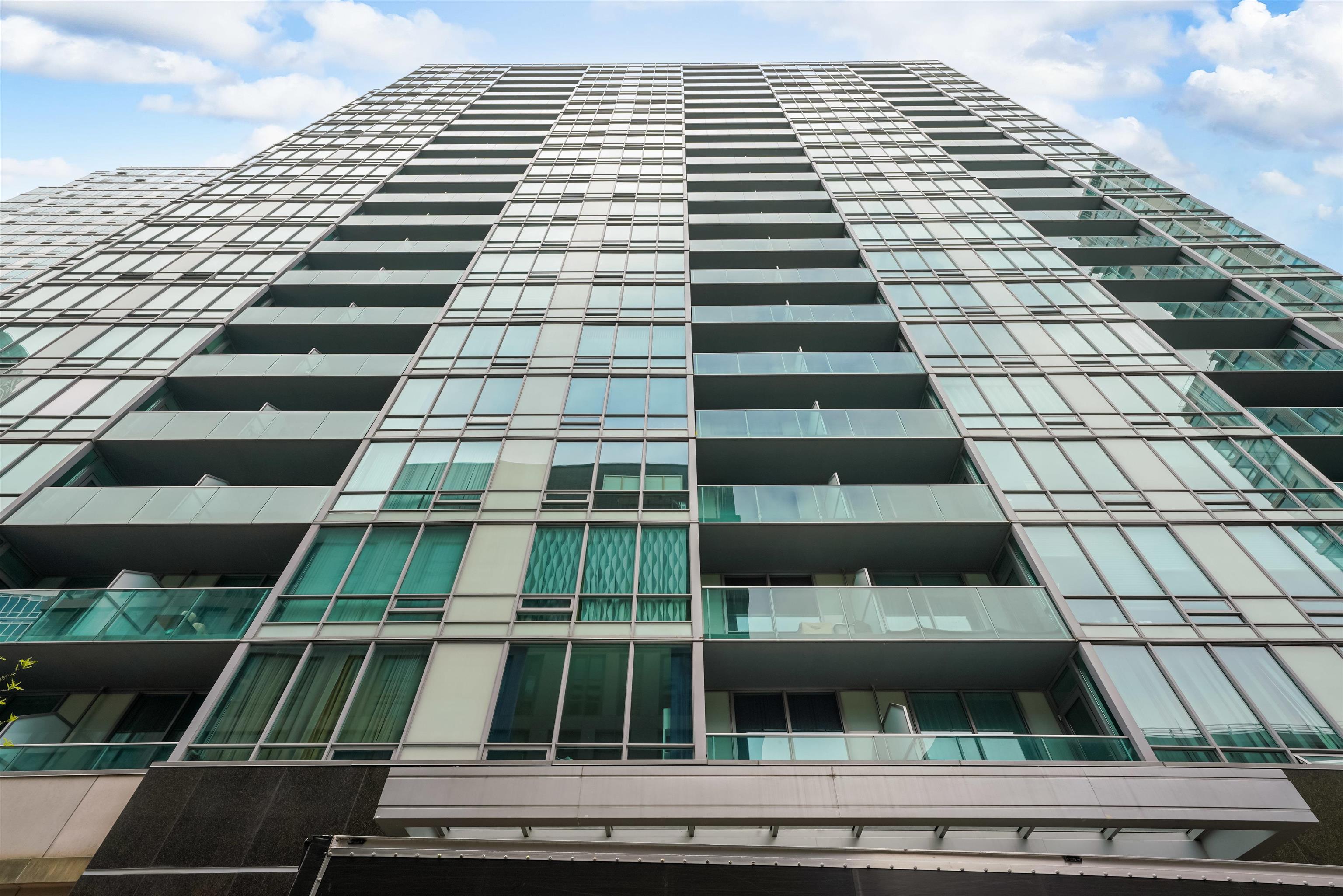 1 SHORE LANE Unit: 1610