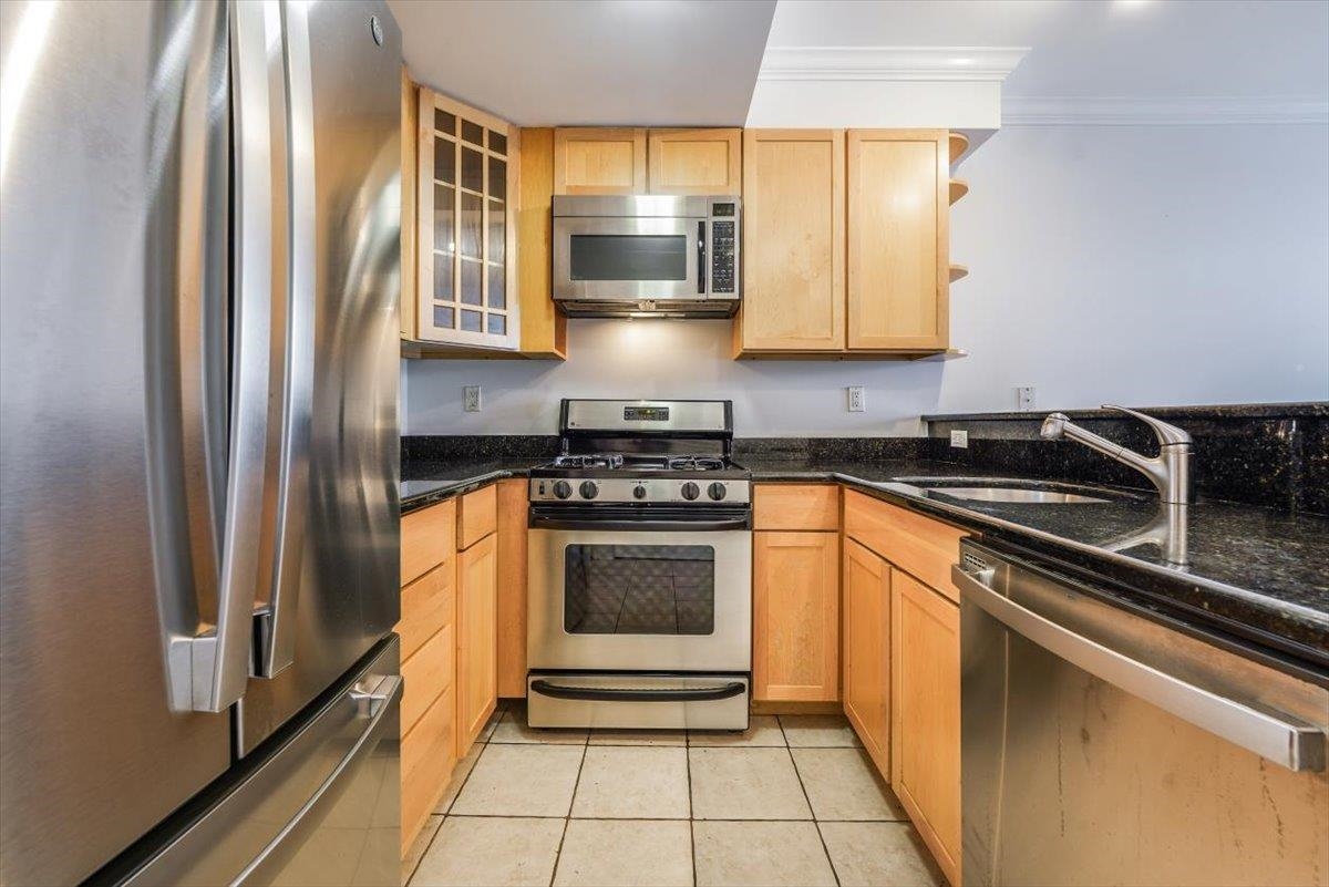 807 CLINTON ST Unit: 2B