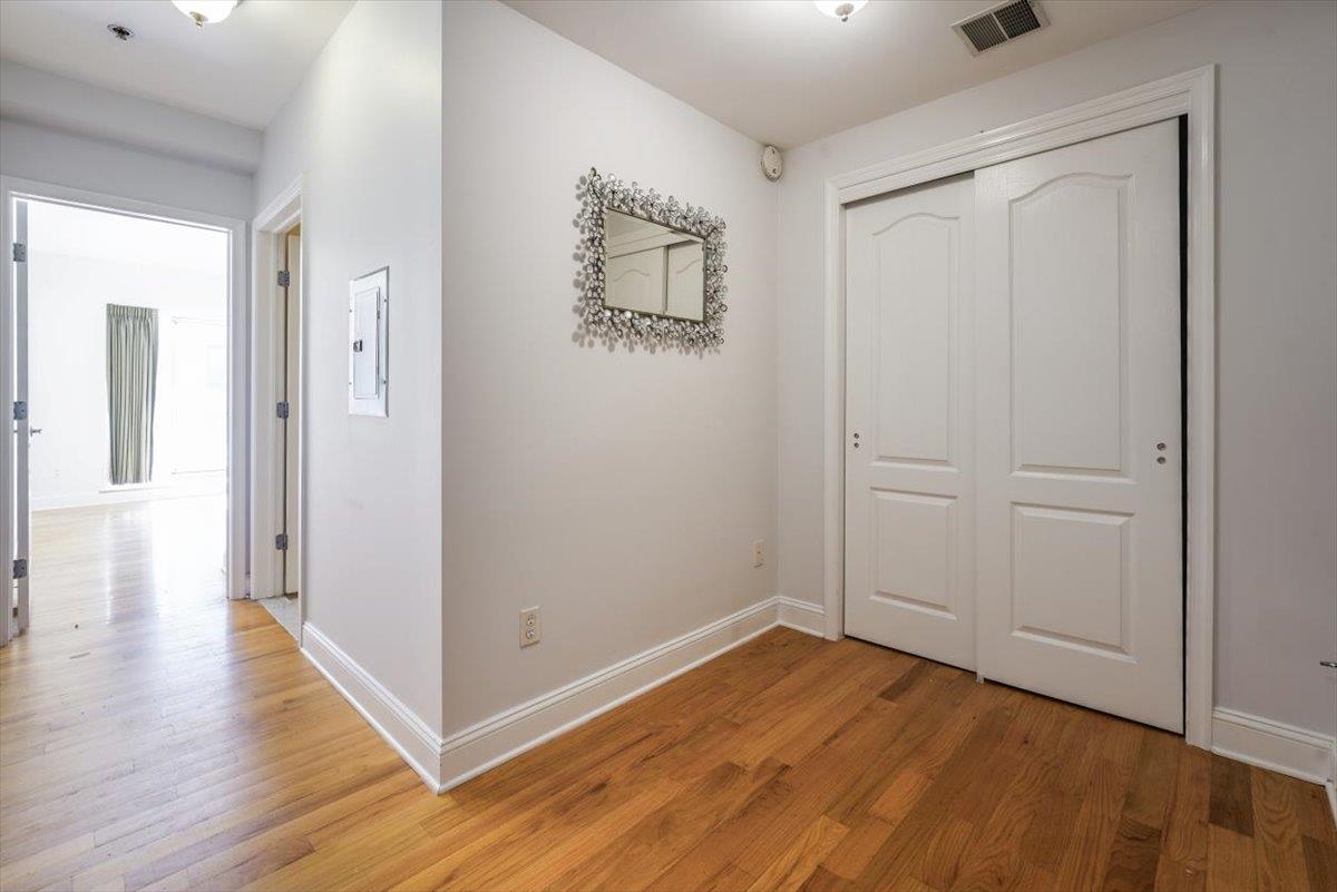 807 CLINTON ST Unit: 2B