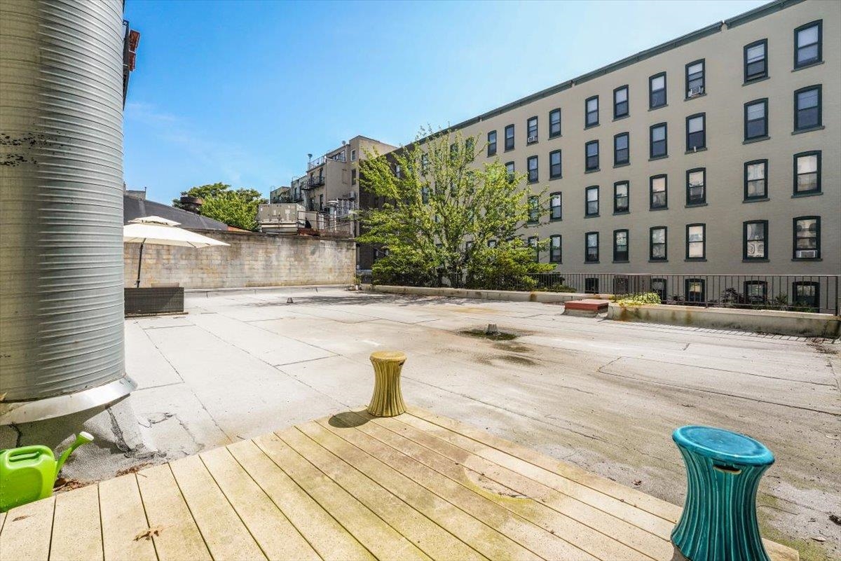 807 CLINTON ST Unit: 2B