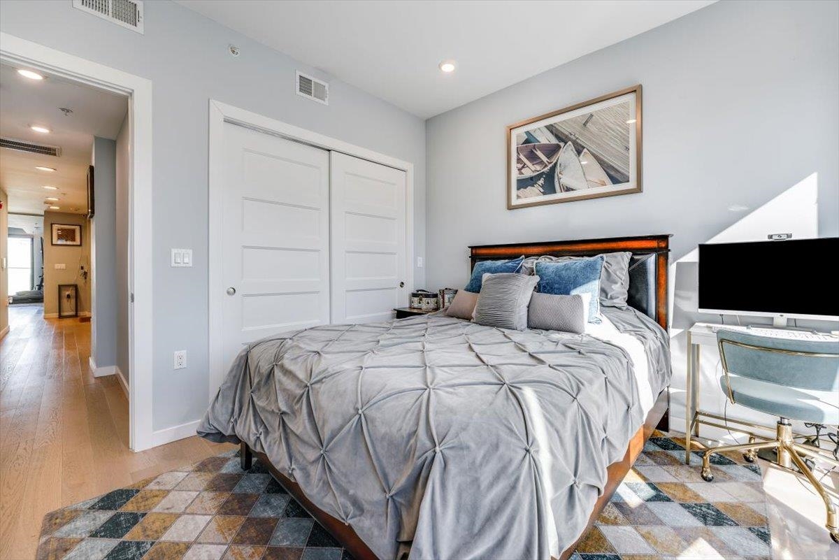 70 MONROE ST Unit: 4