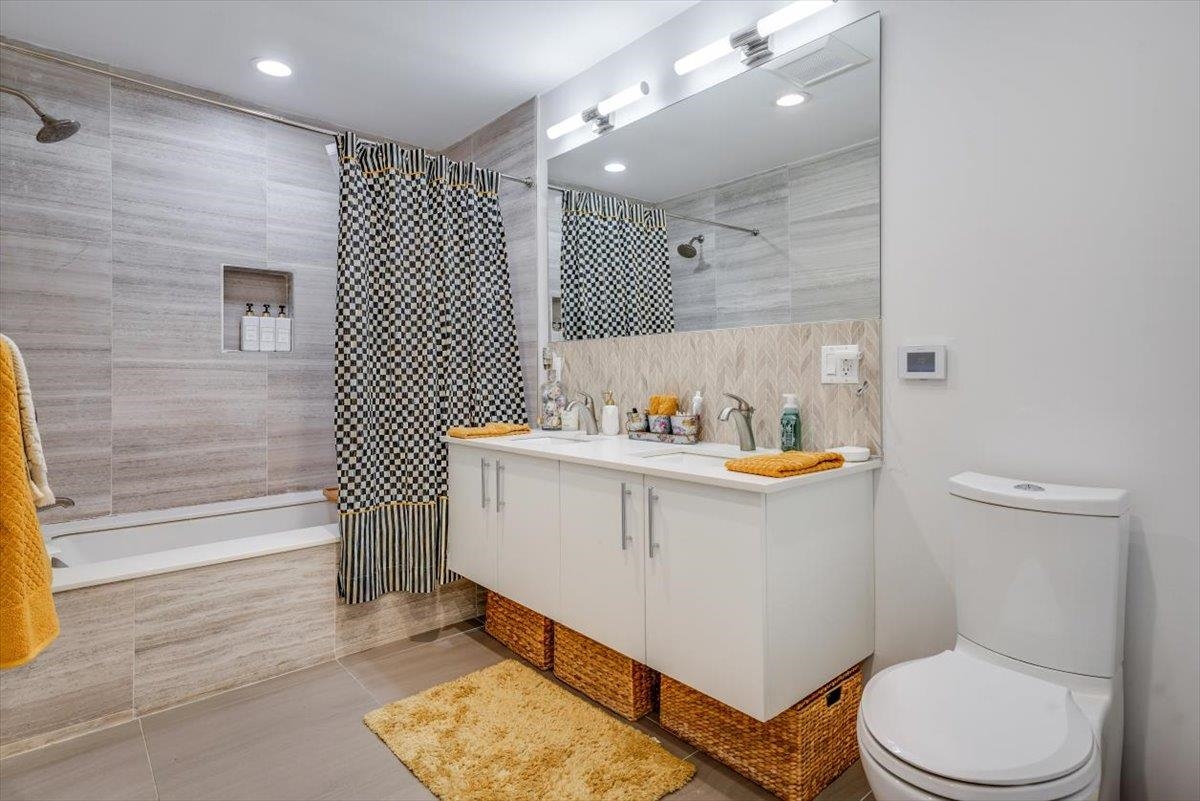70 MONROE ST Unit: 4