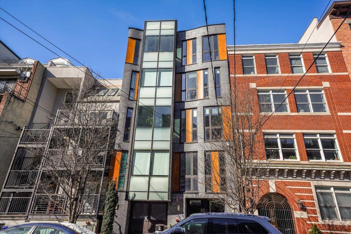 70 MONROE ST Unit: 4