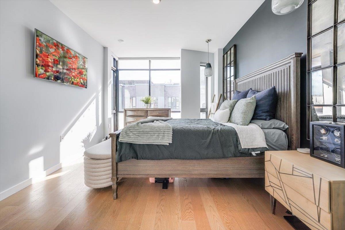 70 MONROE ST Unit: 4
