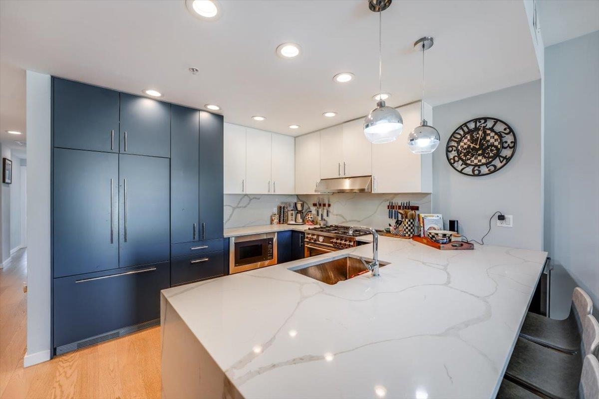 70 MONROE ST Unit: 4