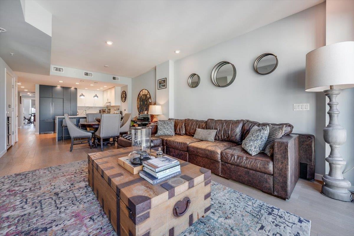 70 MONROE ST Unit: 4