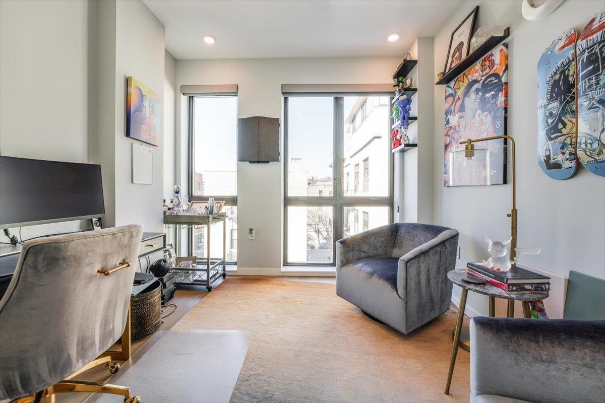 70 MONROE ST Unit: 4
