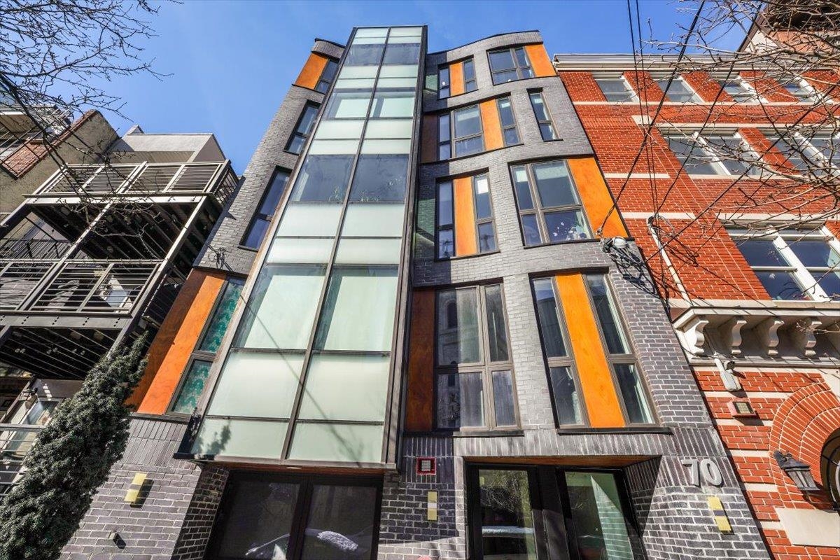 70 MONROE ST Unit: 4
