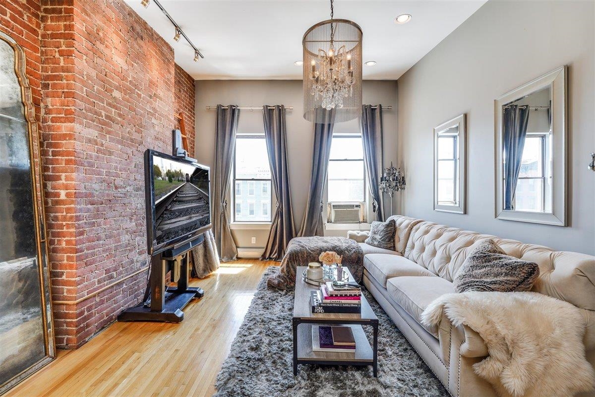 1102 WASHINGTON ST Unit: 8