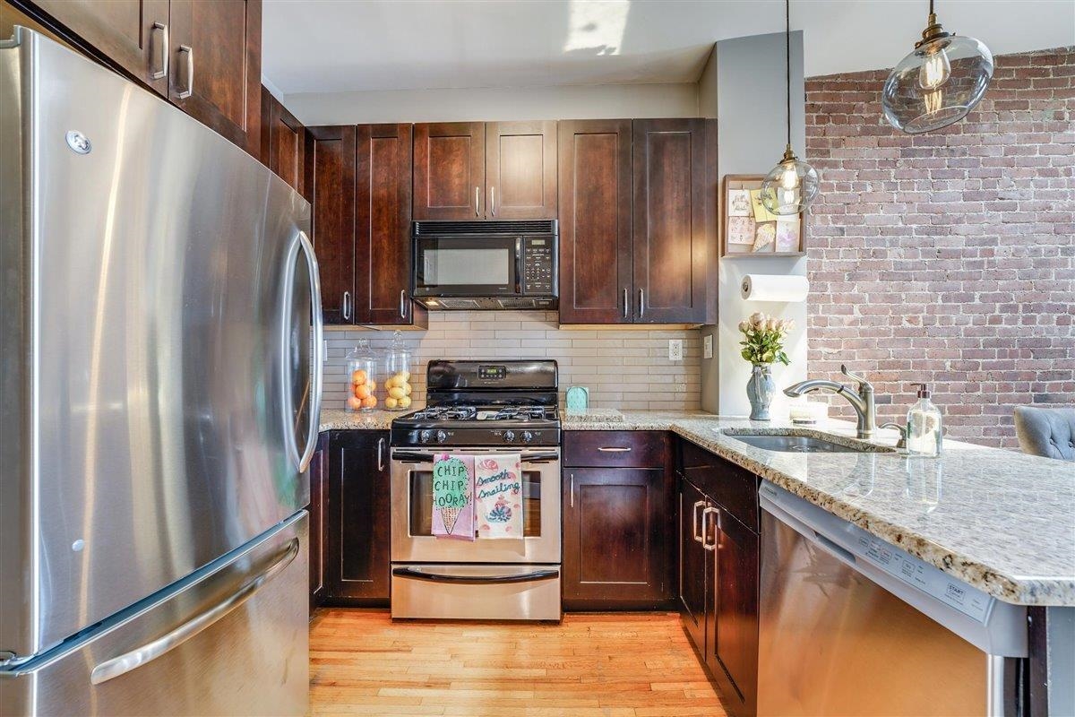 1102 WASHINGTON ST Unit: 8
