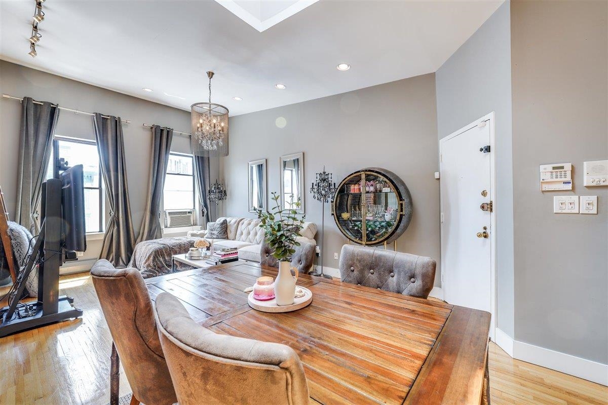 1102 WASHINGTON ST Unit: 8