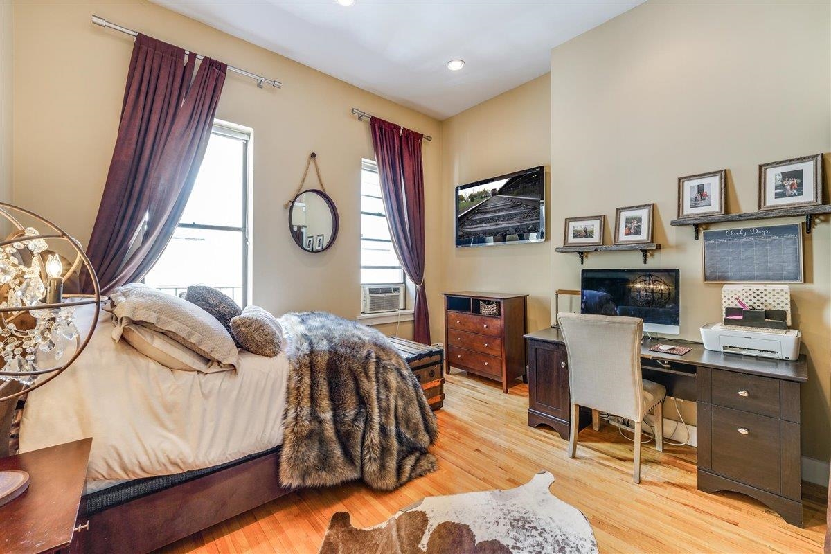 1102 WASHINGTON ST Unit: 8