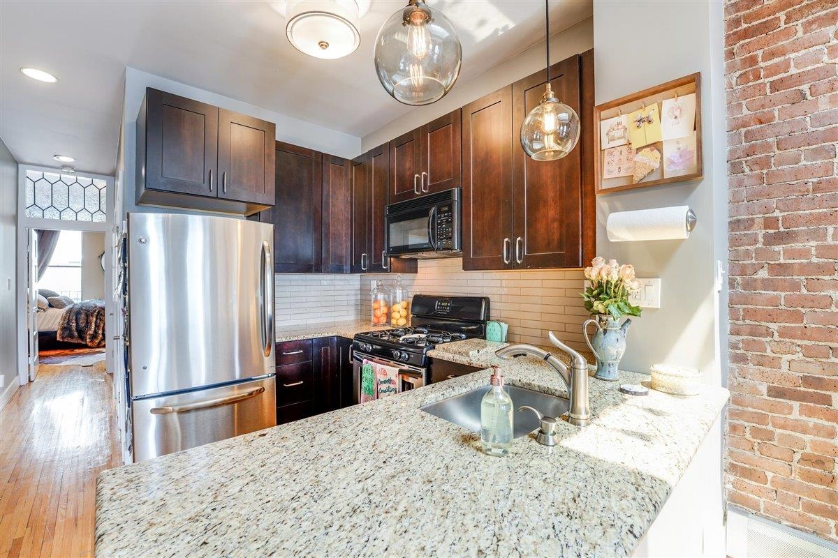 1102 WASHINGTON ST Unit: 8