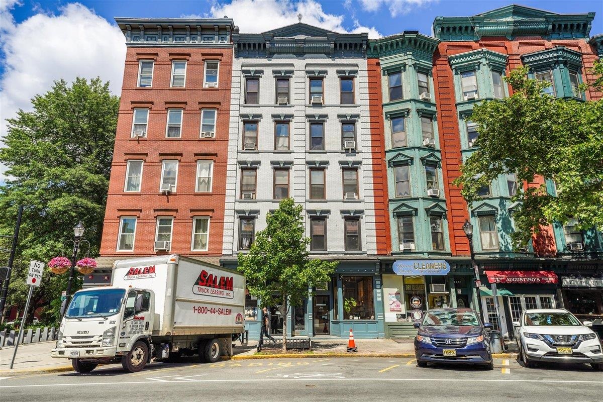 1102 WASHINGTON ST Unit: 8