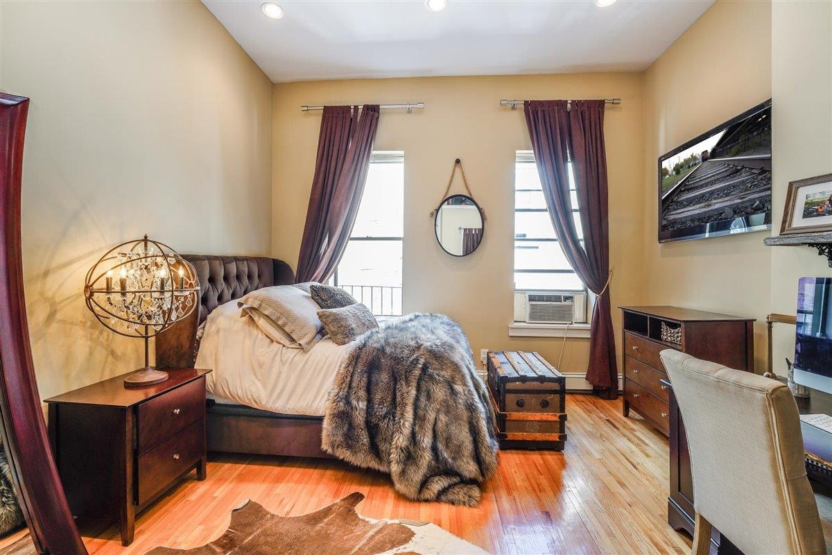 1102 WASHINGTON ST Unit: 8